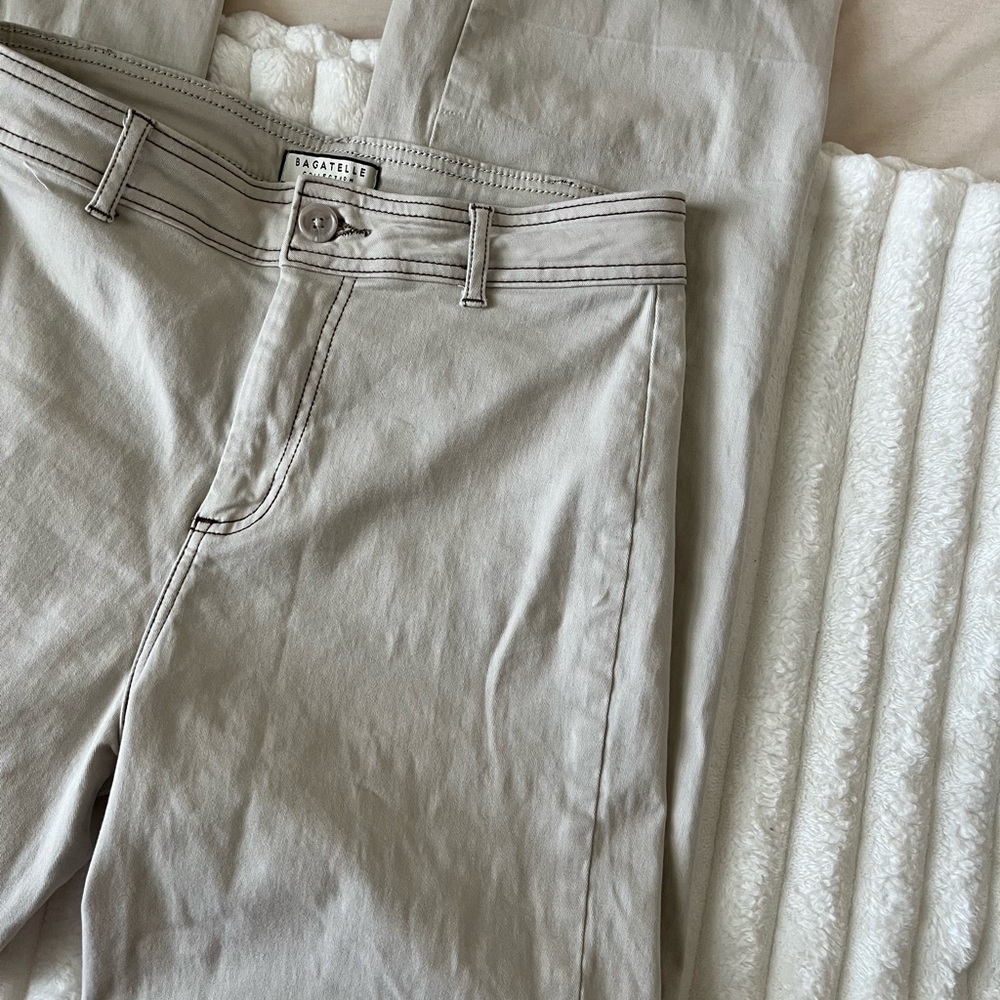 Bagatelle Collection Women's Flare Jeans - Picture 2 of 7